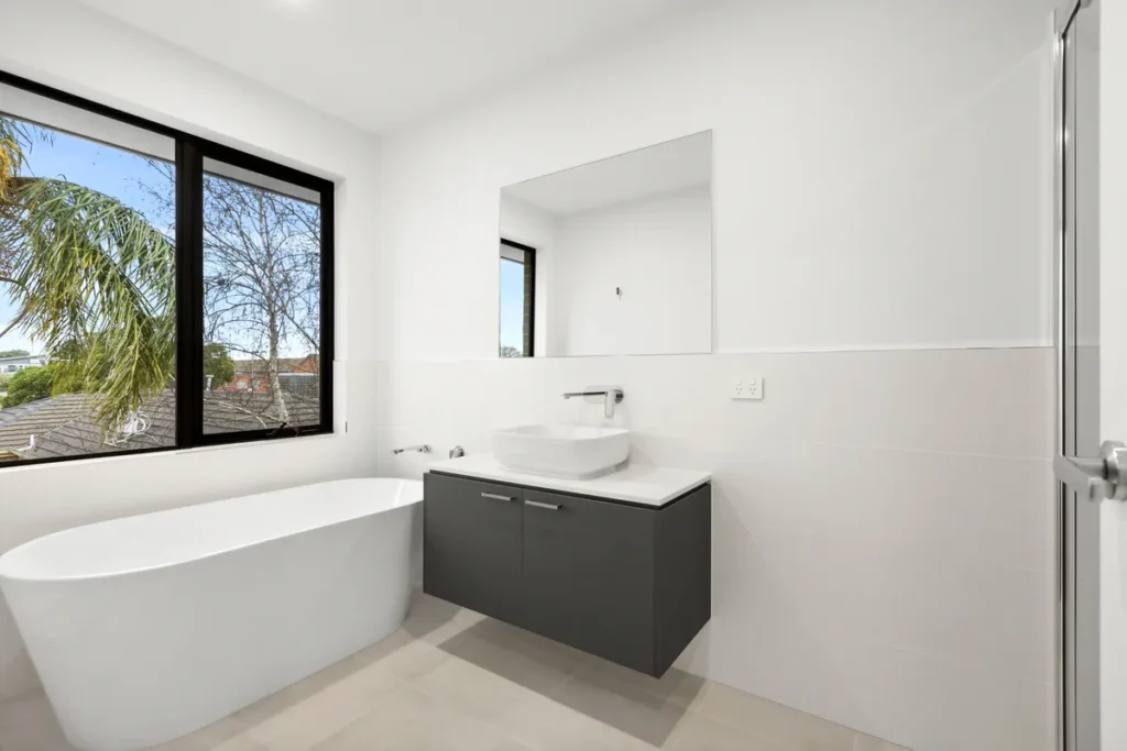 1 elaine crt bentleigh east bathroom