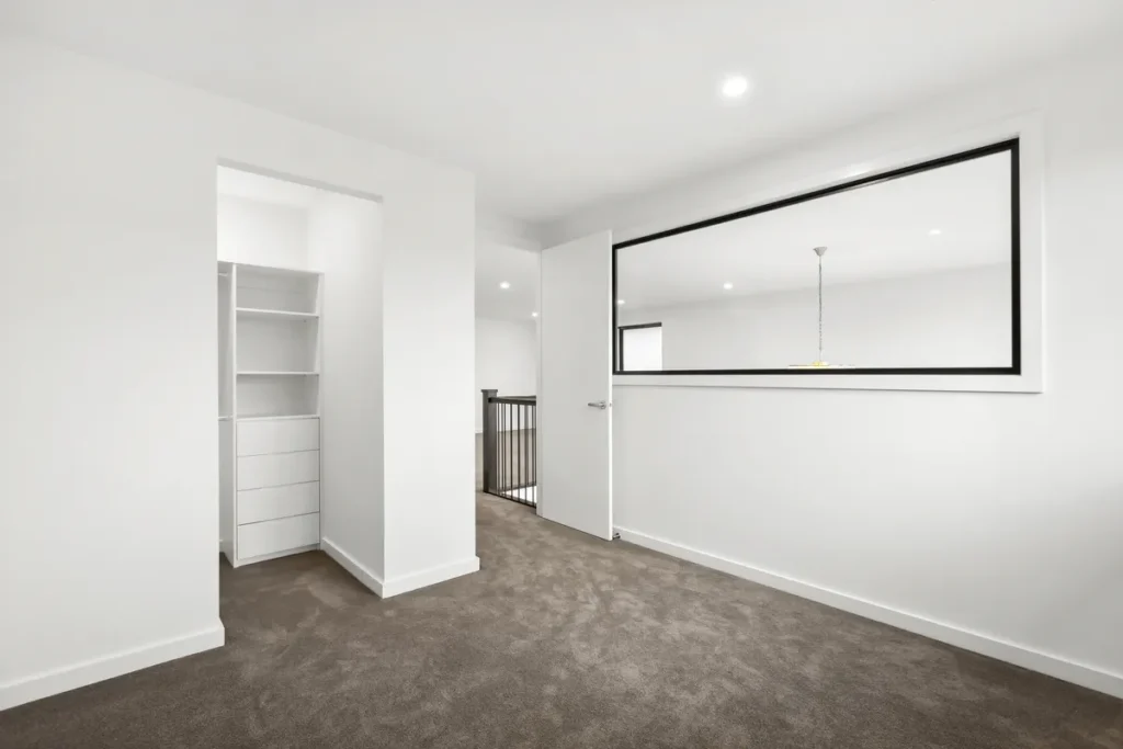 1 elaine crt bentleigh east bed 5