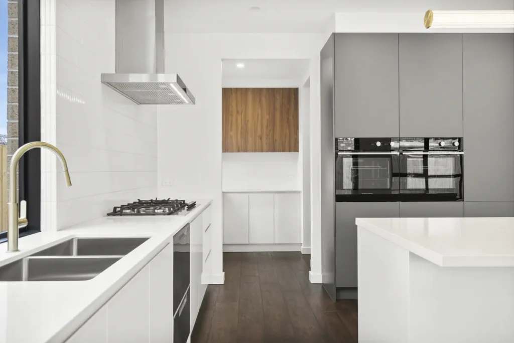 1 elaine crt bentleigh east kitchen 2