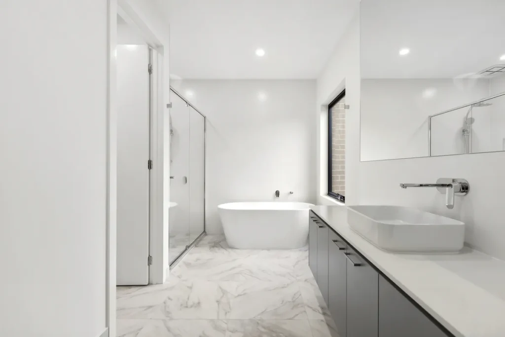 1 elaine crt bentleigh east master ensuite