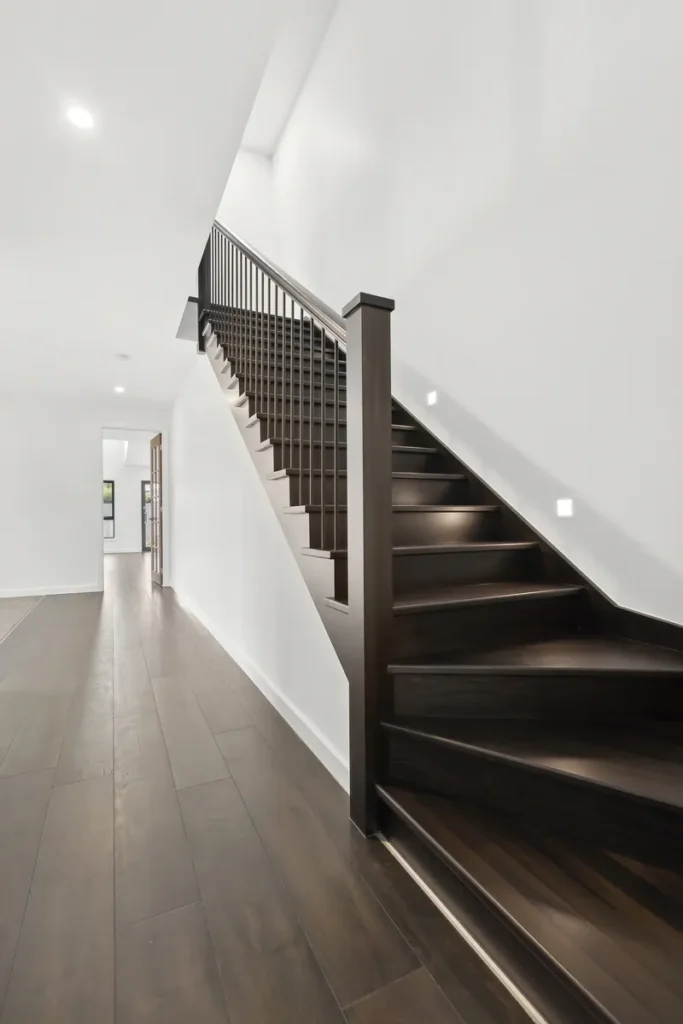 1 elaine crt bentleigh east stair