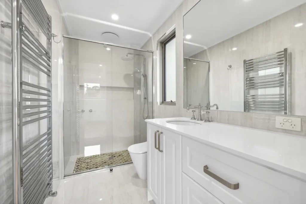 573 balcombe road ensuite