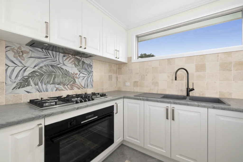 573 balcombe road kitchen