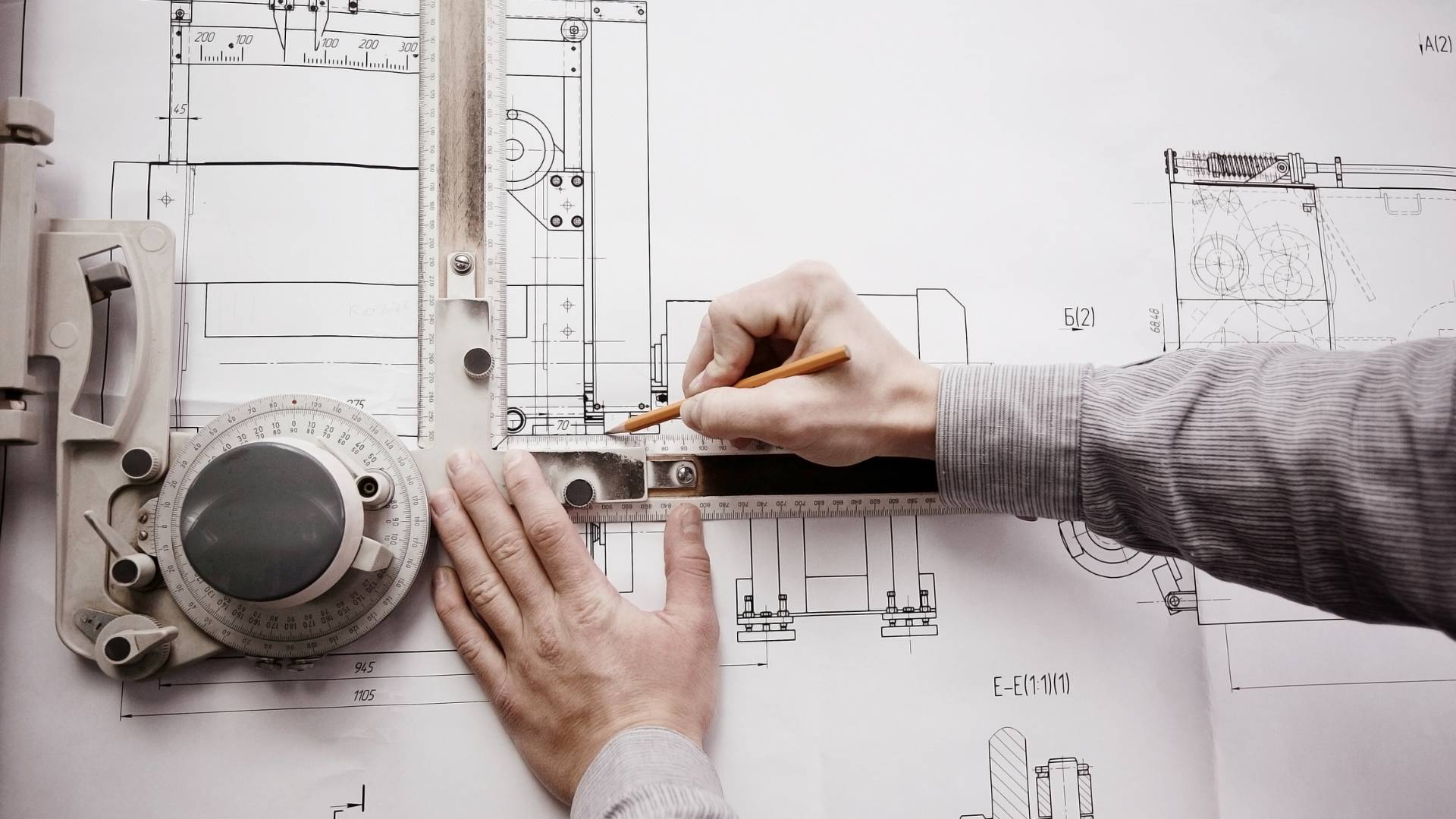 what is the difference between drafting and interior design